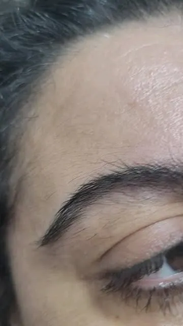 Cejas con forma natural